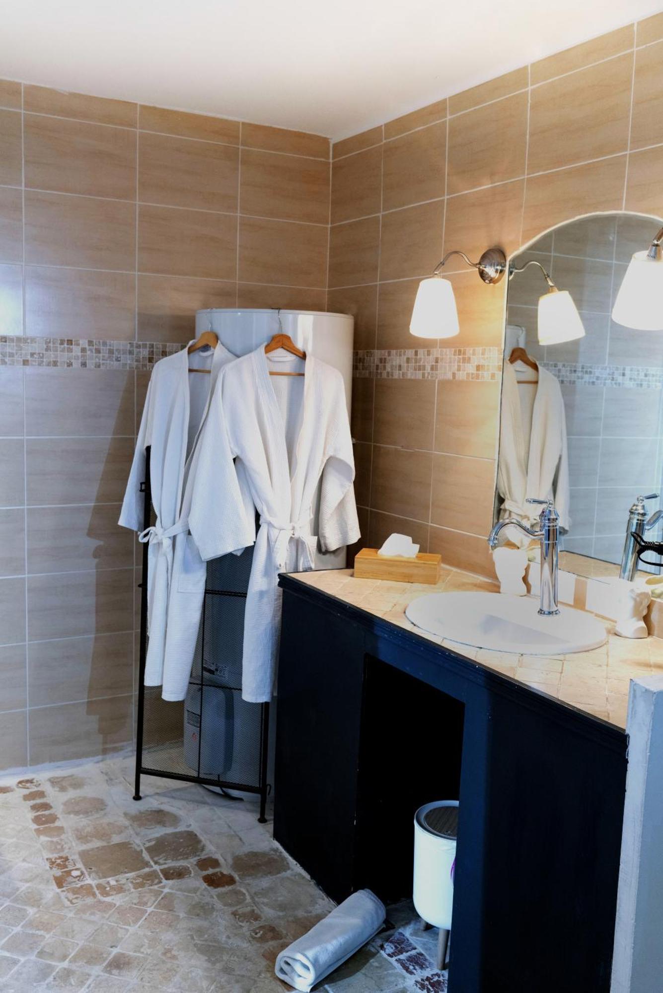 Les Canoubiers Luxe Et Serenite Au Coeur De Saint-Tropez Suites Spacieuses Avec Jardin Enchanteur Exterior foto